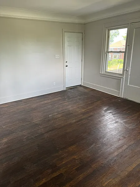 3224 Monterey St - Photo 4 of 10