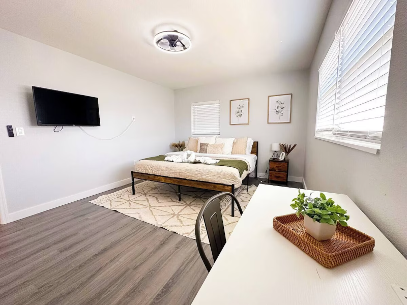 8911 Oren Ave - Photo 7 of 18