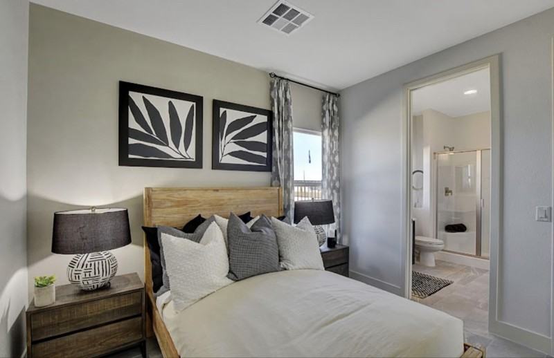 1111 Blue Diamond Rd - Photo 3 of 10