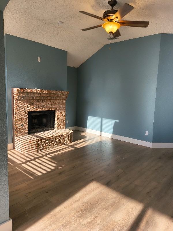 1419 Vanderbilt Ln - Photo 3 of 13