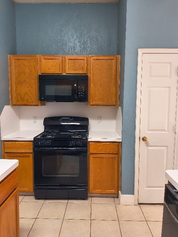 1419 Vanderbilt Ln - Photo 6 of 13