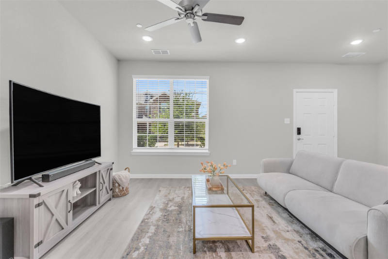 1249 Jones Trl - Photo 3 of 20