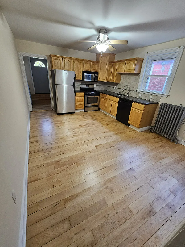 4235 Main St #3 - Photo 5 of 8