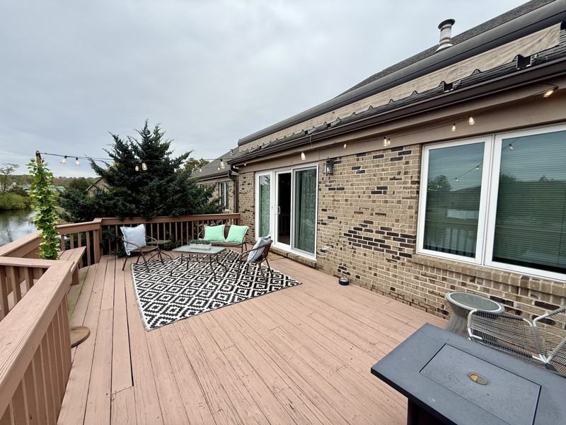 45 Waters Way - Photo 2 of 14