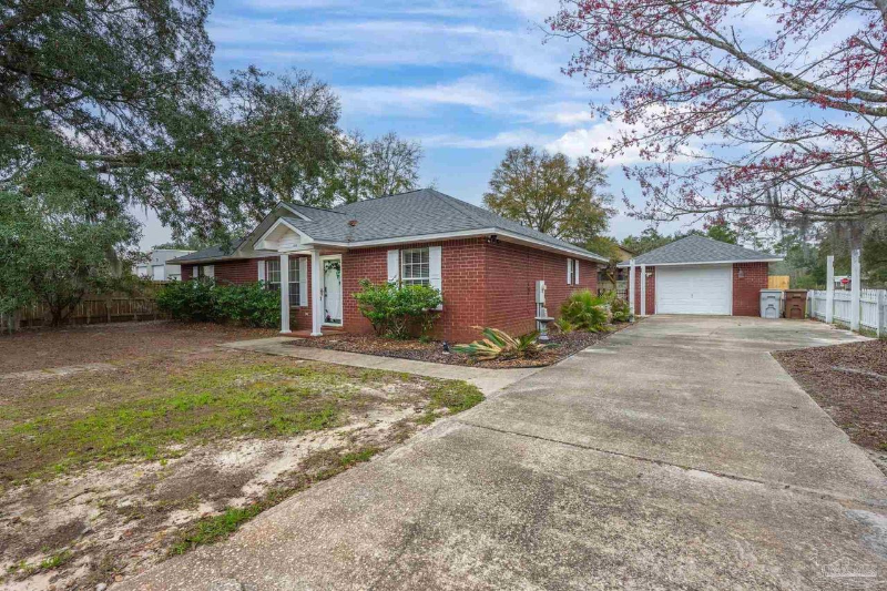 3159 Hickory St - Photo 2 of 13