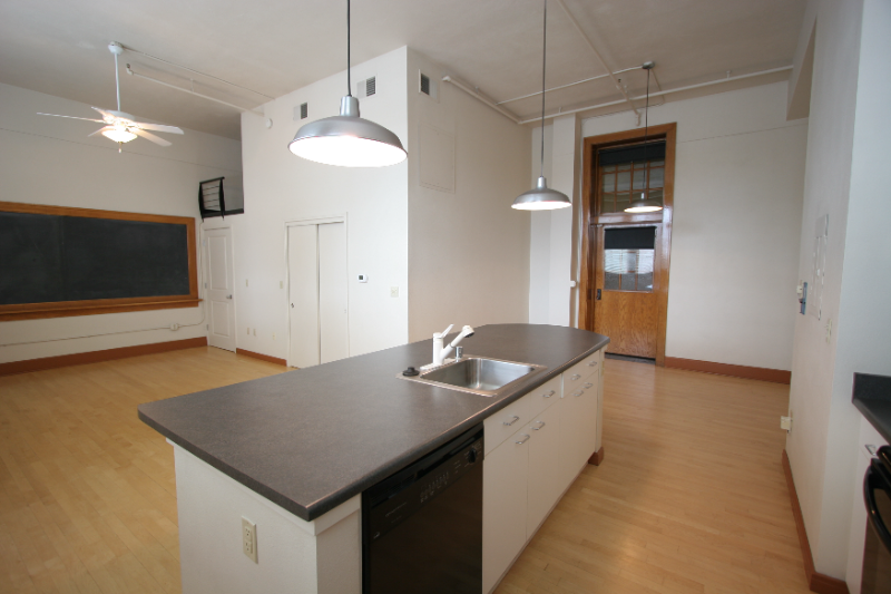 100 Broadway Blvd Ne #102 - Photo 3 of 5