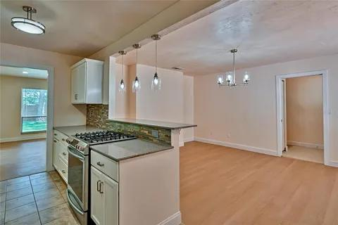 3135 Nw 68th Ave - Photo 3 of 14