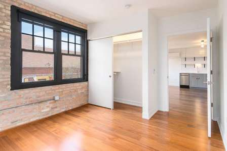 1522 W Monroe St - Photo 5 of 16