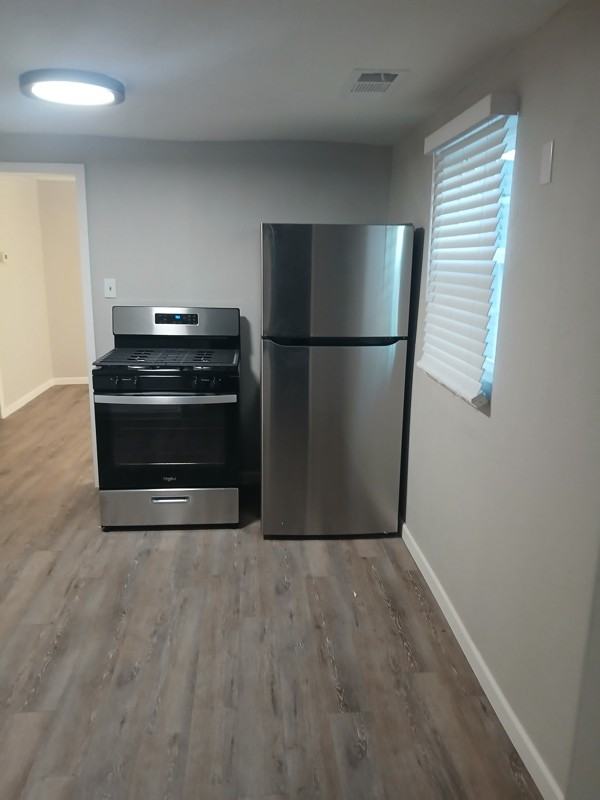 1602 N Hughes St - Photo 5 of 11