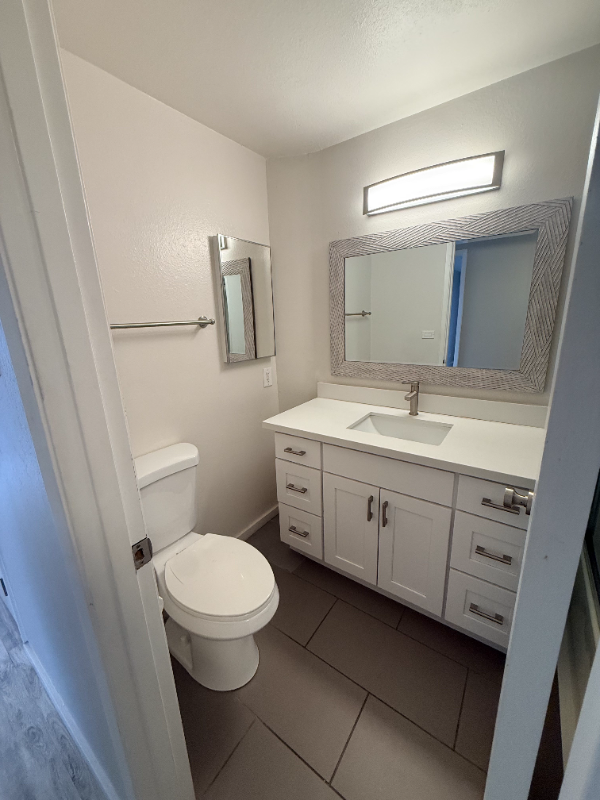 2117 Dexter Ave N #201 - Photo 5 of 18