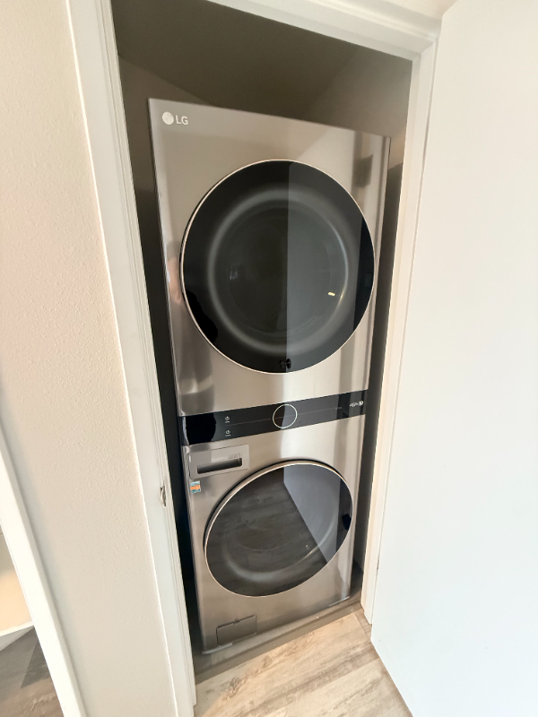 2117 Dexter Ave N #201 - Photo 6 of 18