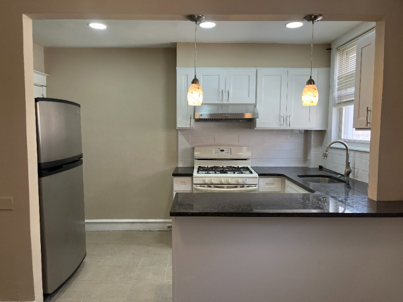 1467 Lardner St - Photo 5 of 17