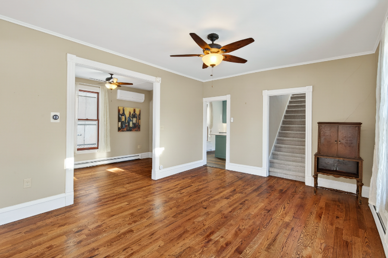 2633 Colfax Ave S - Photo 4 of 20