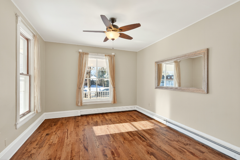 2633 Colfax Ave S - Photo 5 of 20