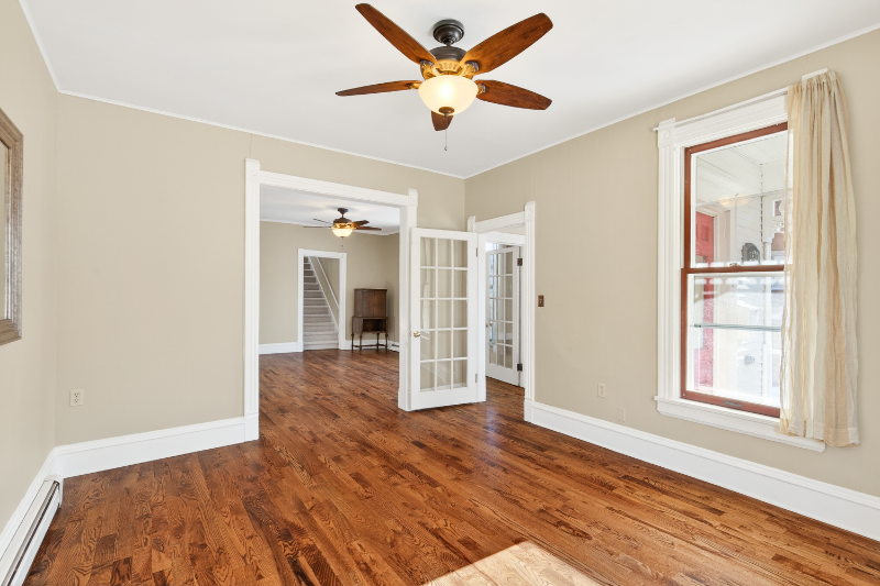 2633 Colfax Ave S - Photo 6 of 20