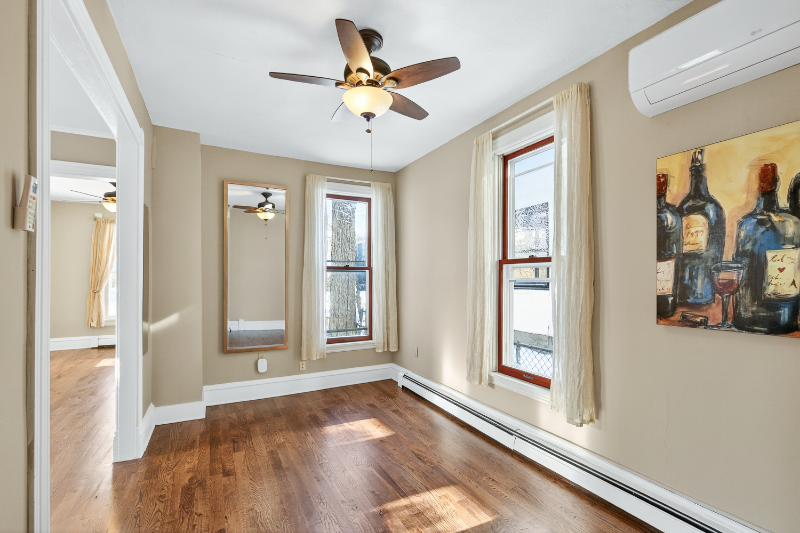 2633 Colfax Ave S - Photo 7 of 20