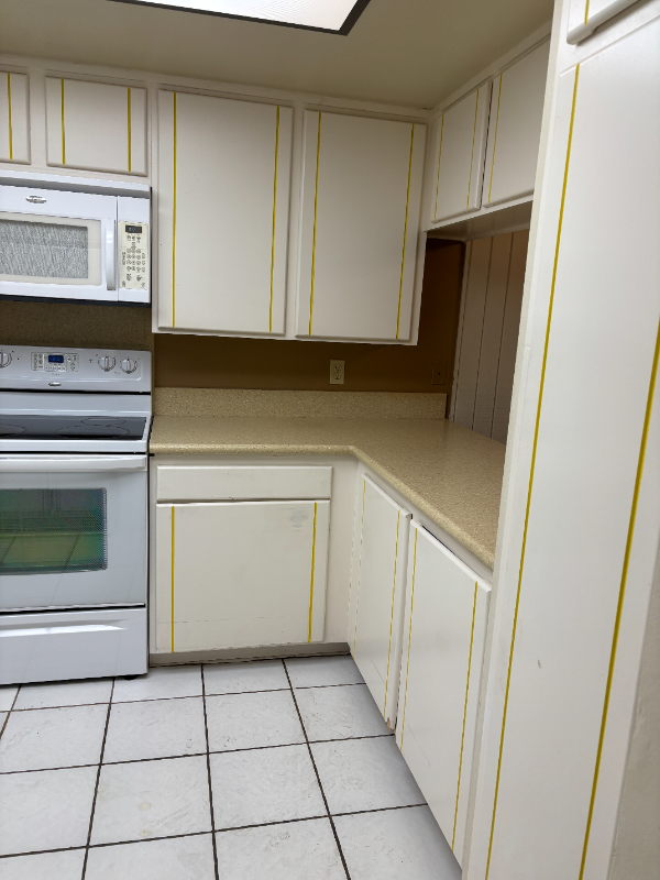 1902 Grand Bahama Dr E - Photo 4 of 19