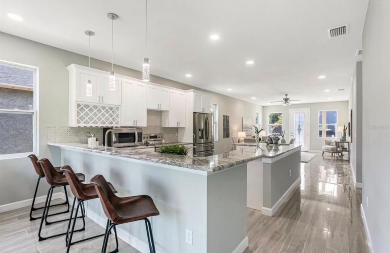 5037 23rd St N - Photo 7 of 9