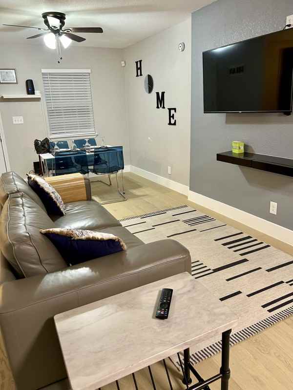 2216 Pine St - Photo 2 of 15