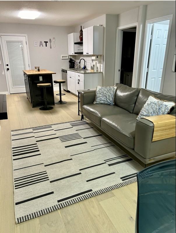 2216 Pine St - Photo 3 of 15