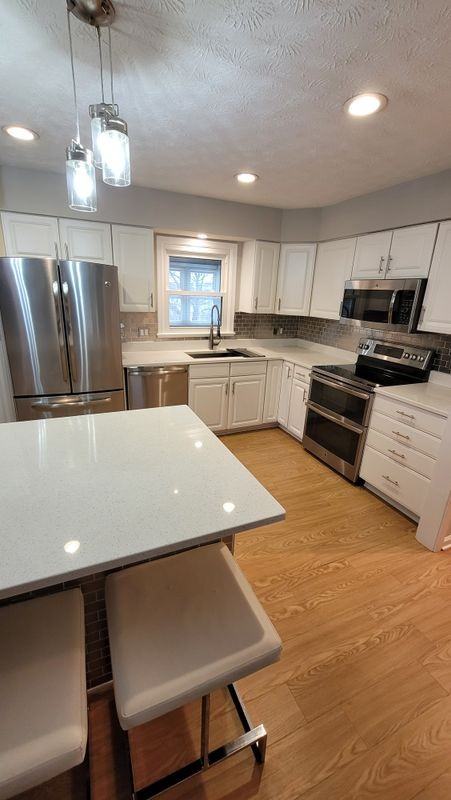 557 Bellview Ave - Photo 2 of 9