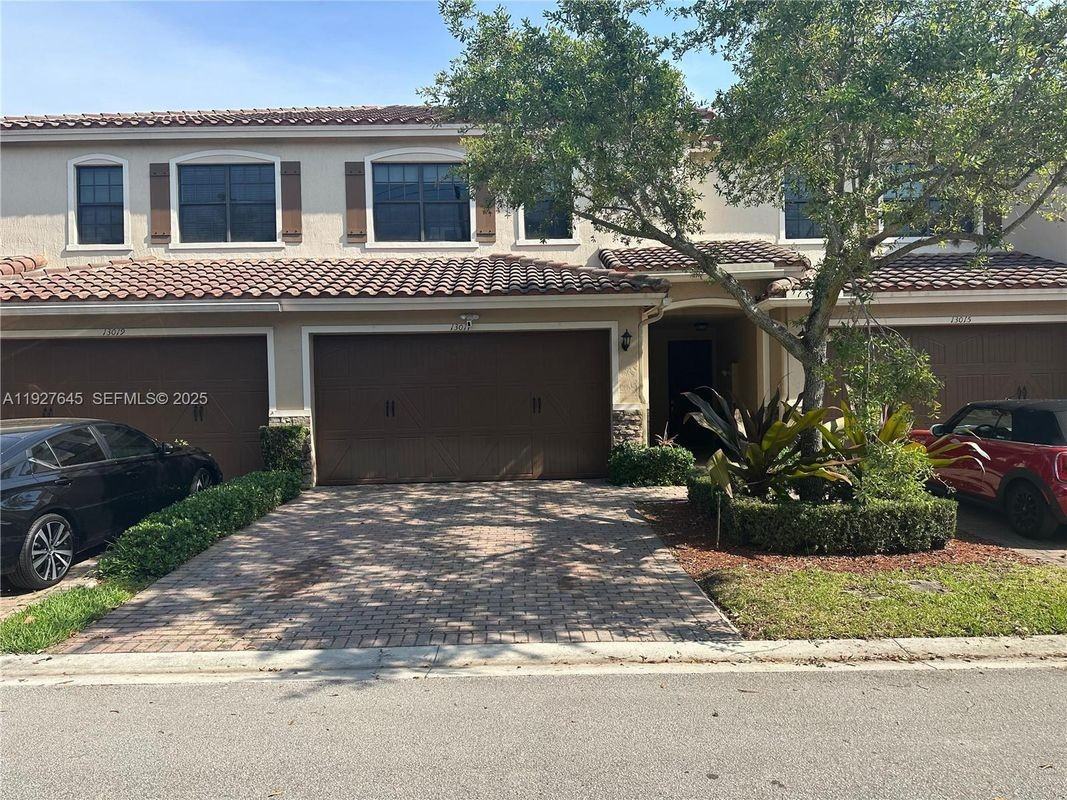 13017 Riverwalk Cir S