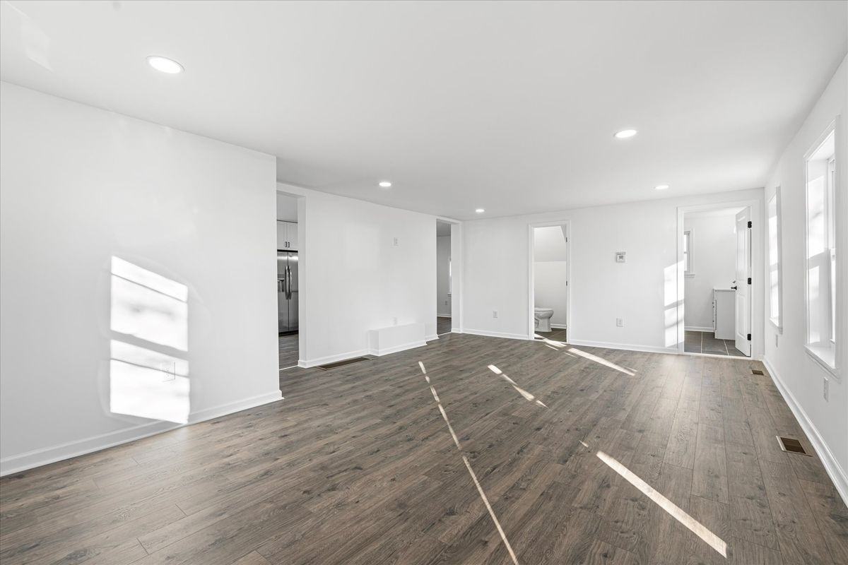 53 Owasco St - Photo 2 of 12