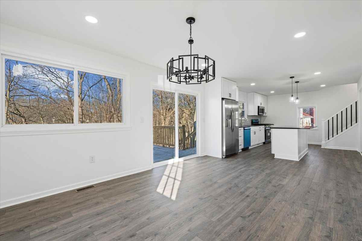 53 Owasco St - Photo 3 of 12