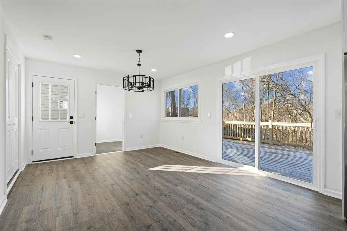 53 Owasco St - Photo 4 of 12