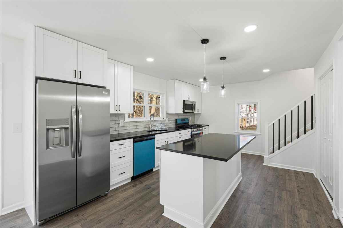 53 Owasco St - Photo 5 of 12