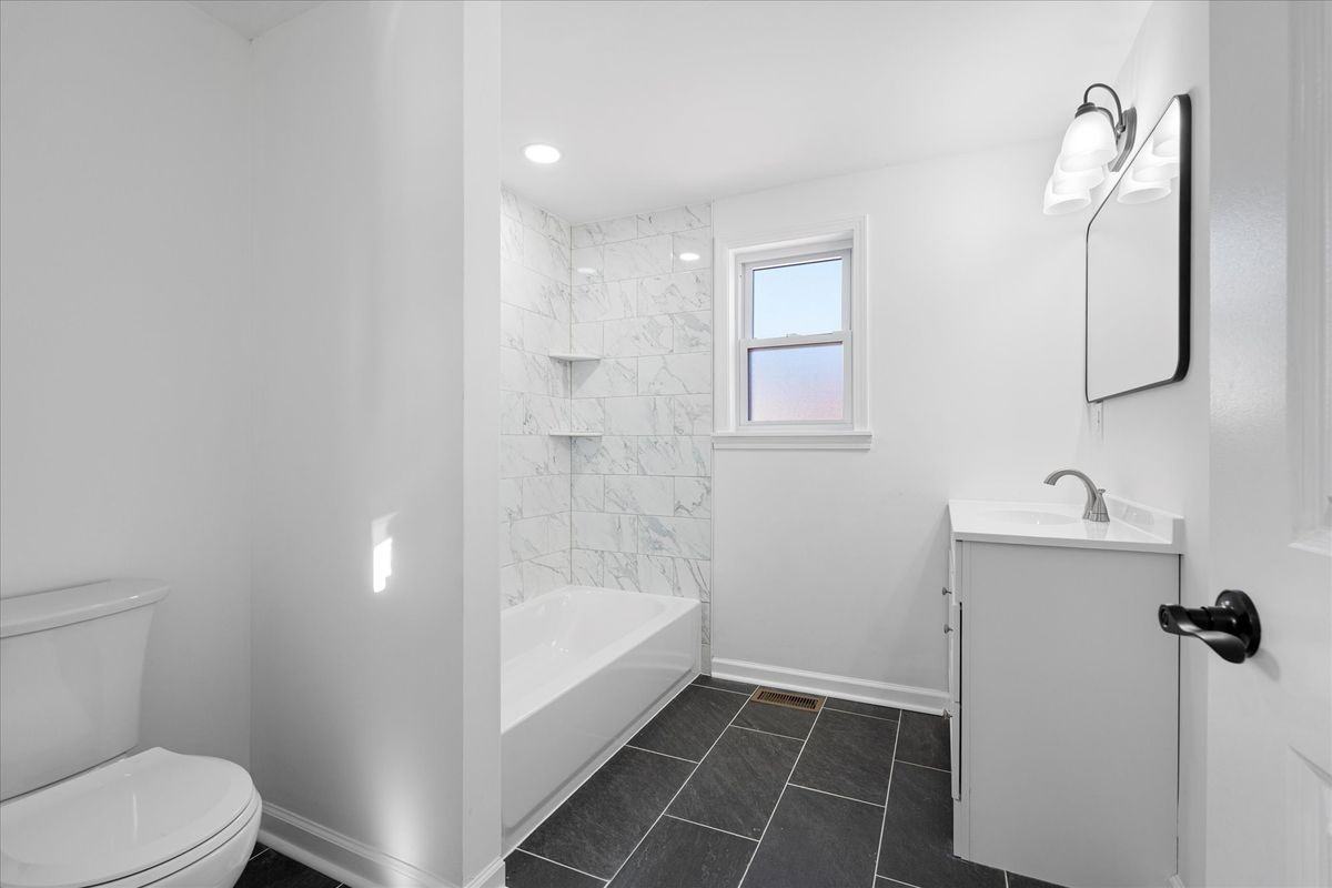 53 Owasco St - Photo 7 of 12