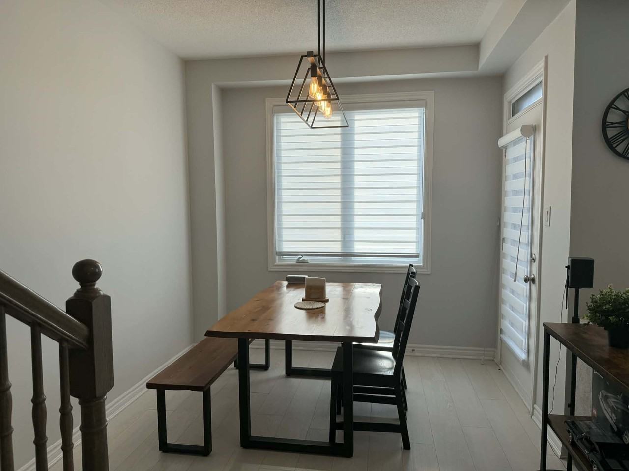 275 Squadron Crescent - Photo 2 of 19