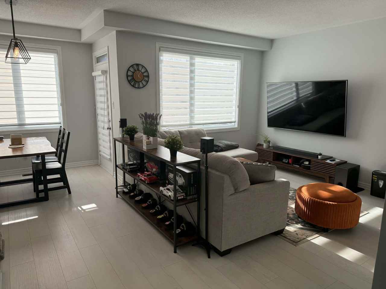 275 Squadron Crescent - Photo 4 of 19