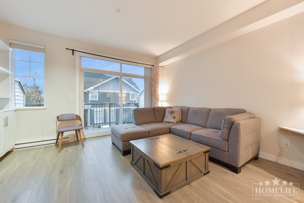 7169 208a St - Photo 7 of 24