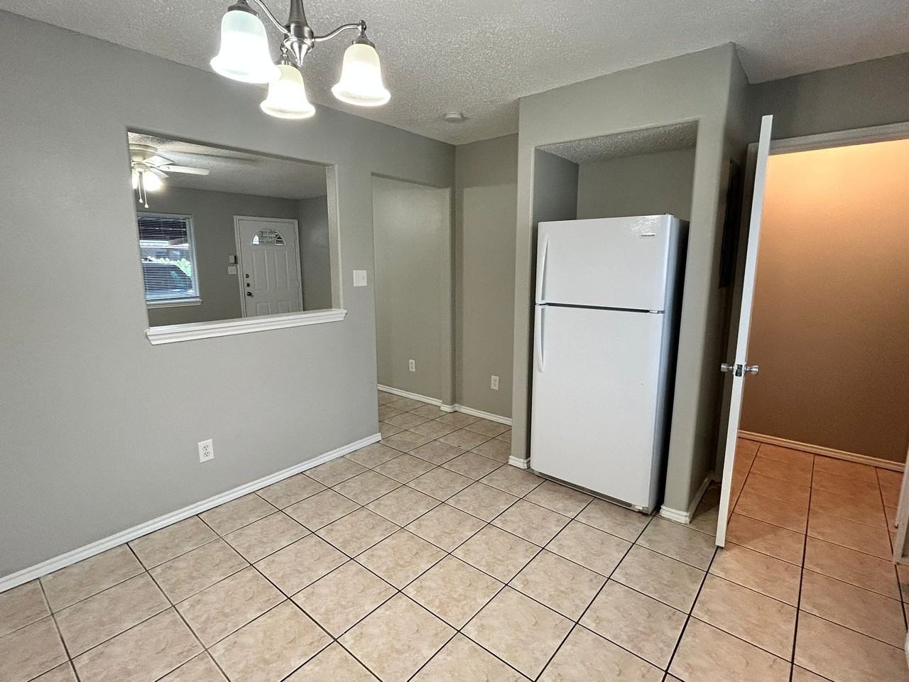 2302 W Elisa Ln #2302-04 - Photo 4 of 11