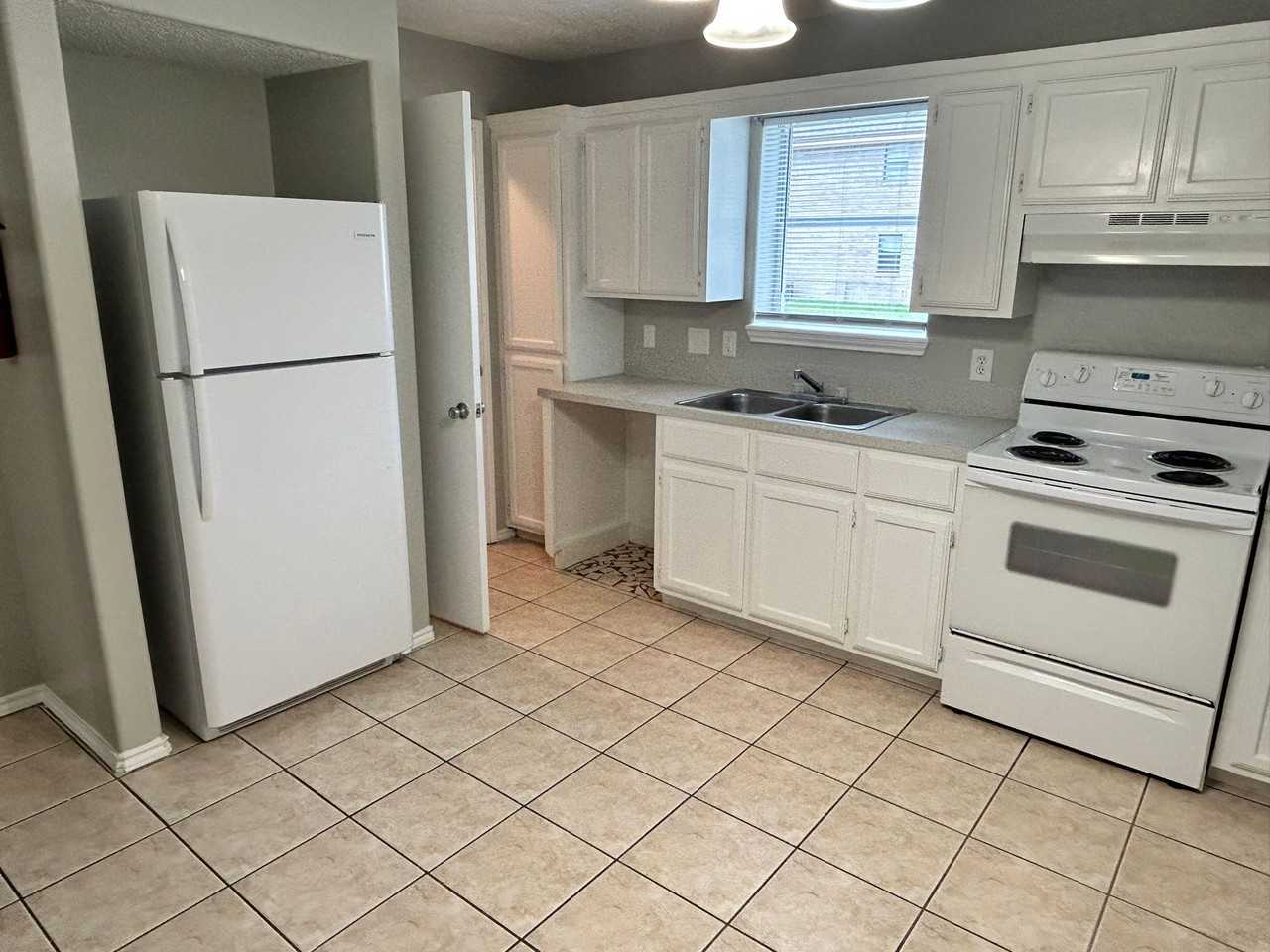 2302 W Elisa Ln #2302-04 - Photo 5 of 11