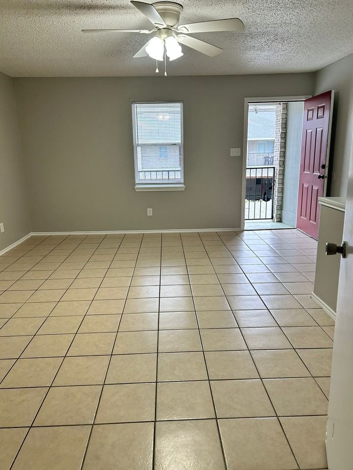 2302 W Elisa Ln #2302-04 - Photo 7 of 11