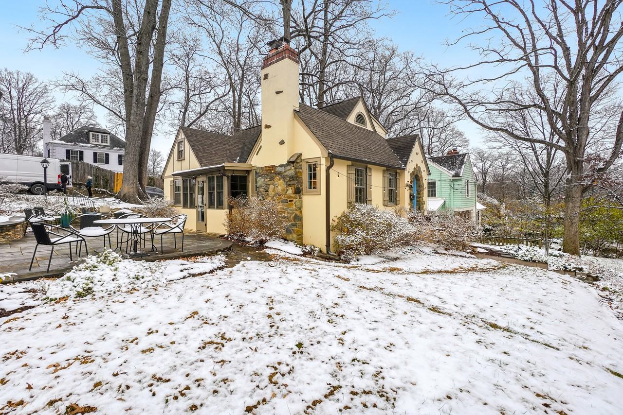 100 Sunnyside Road #B - Photo 3 of 21