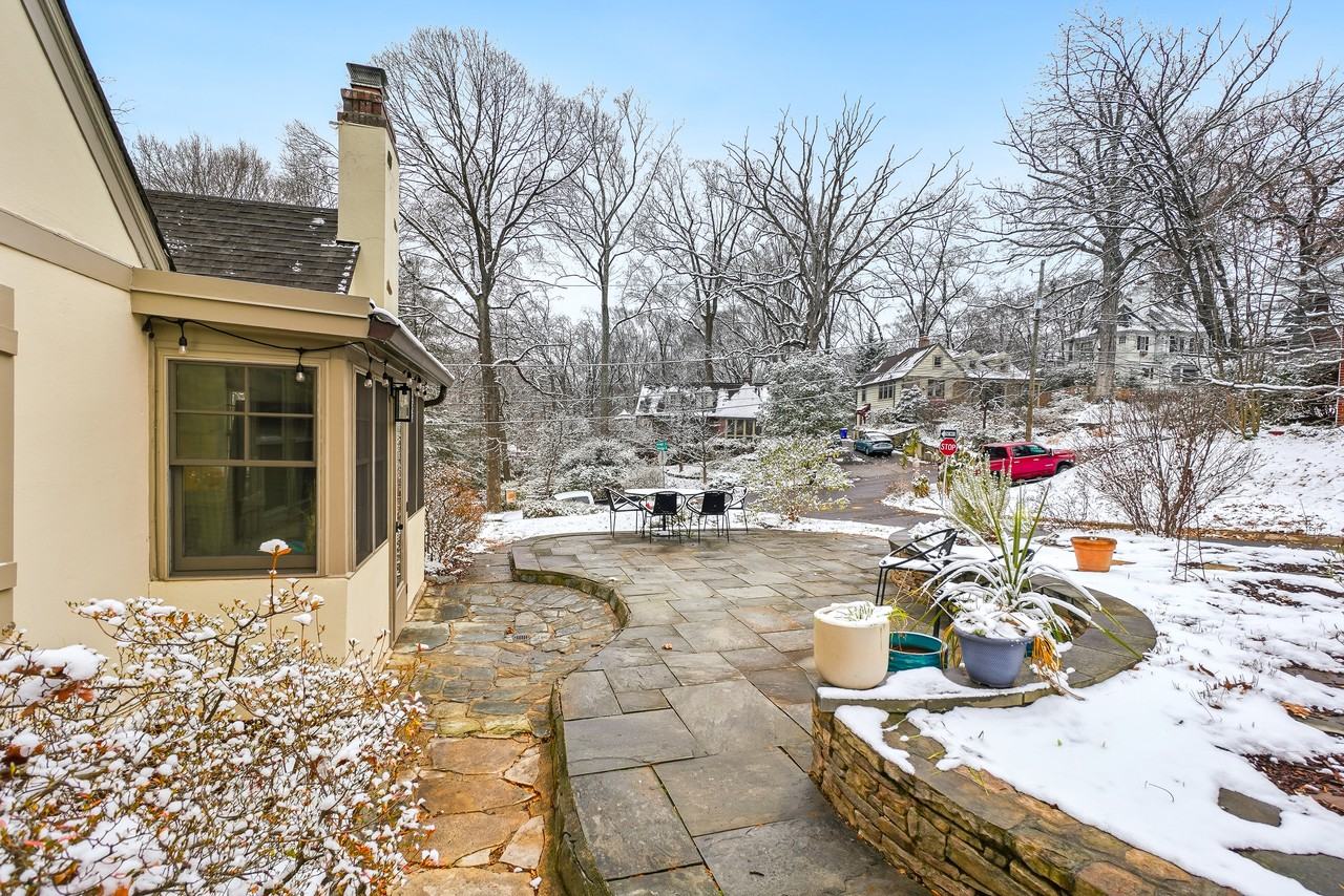 100 Sunnyside Road #B - Photo 4 of 21