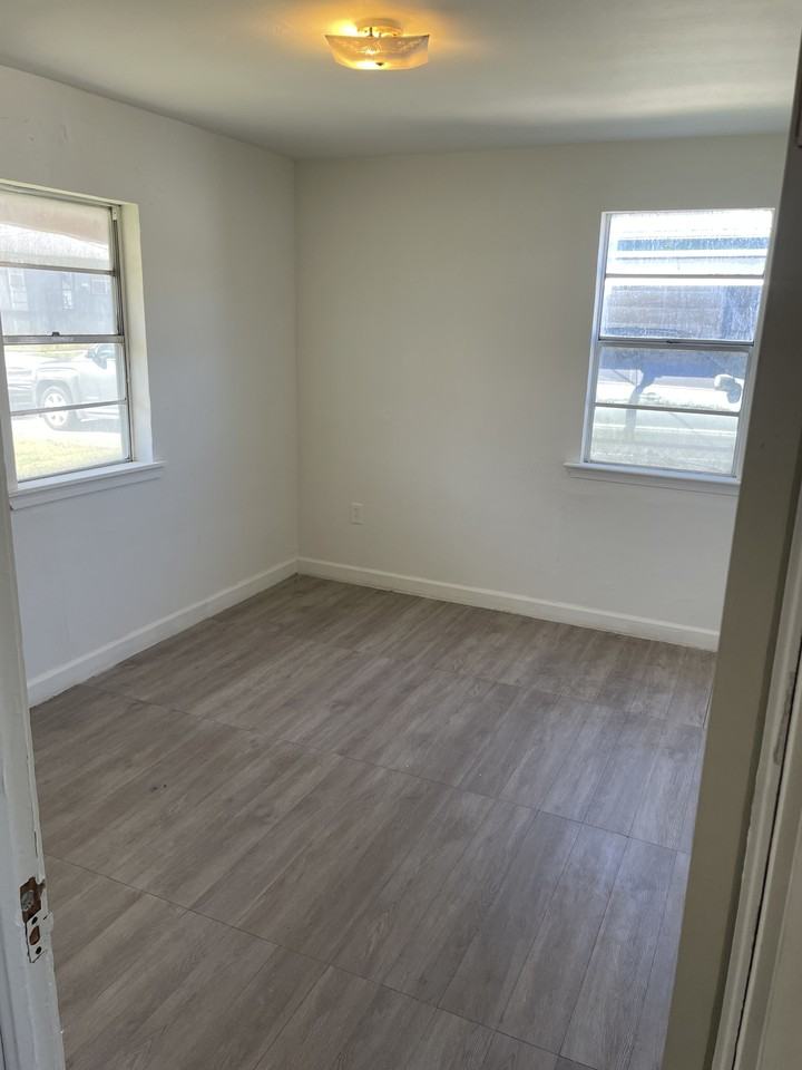 1117 Evergreen Dr #NA - Photo 7 of 20