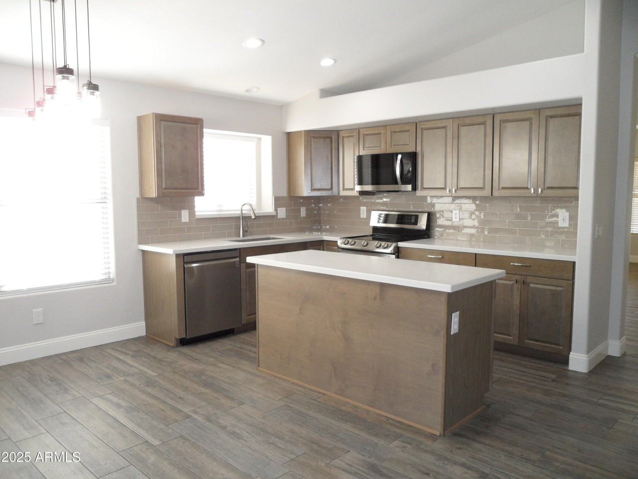 7864 E Osage Ave - Photo 5 of 24