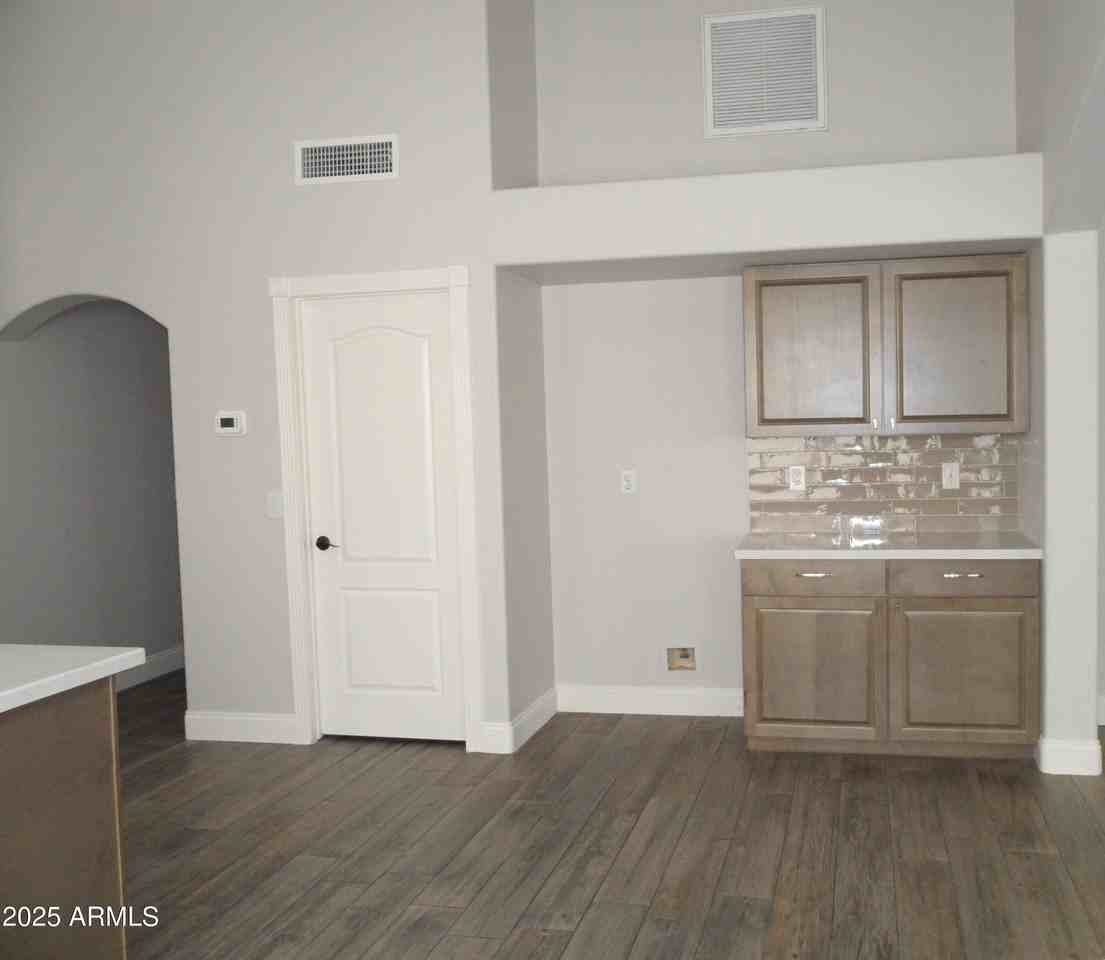 7864 E Osage Ave - Photo 6 of 24