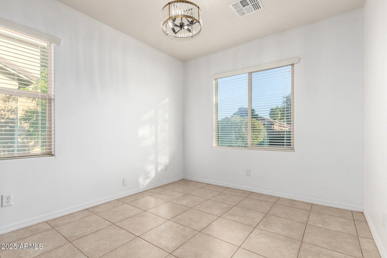 10484 E Verbina Ln - Photo 7 of 28