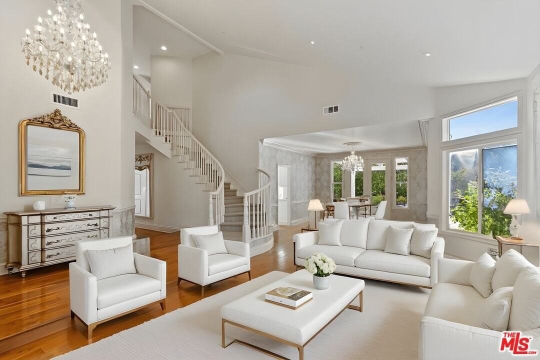 3900 Hilton Head Way - Photo 4 of 18