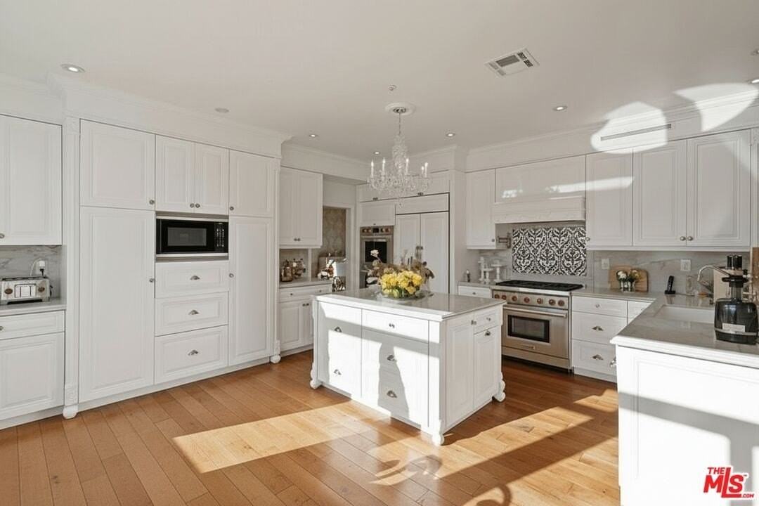 3900 Hilton Head Way - Photo 6 of 18