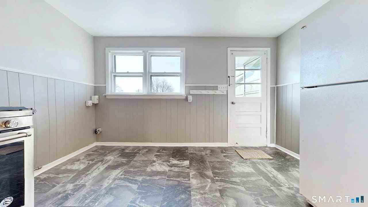 150 Adams St - Photo 3 of 13