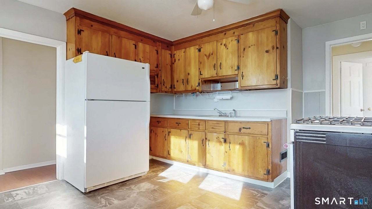 150 Adams St - Photo 5 of 13