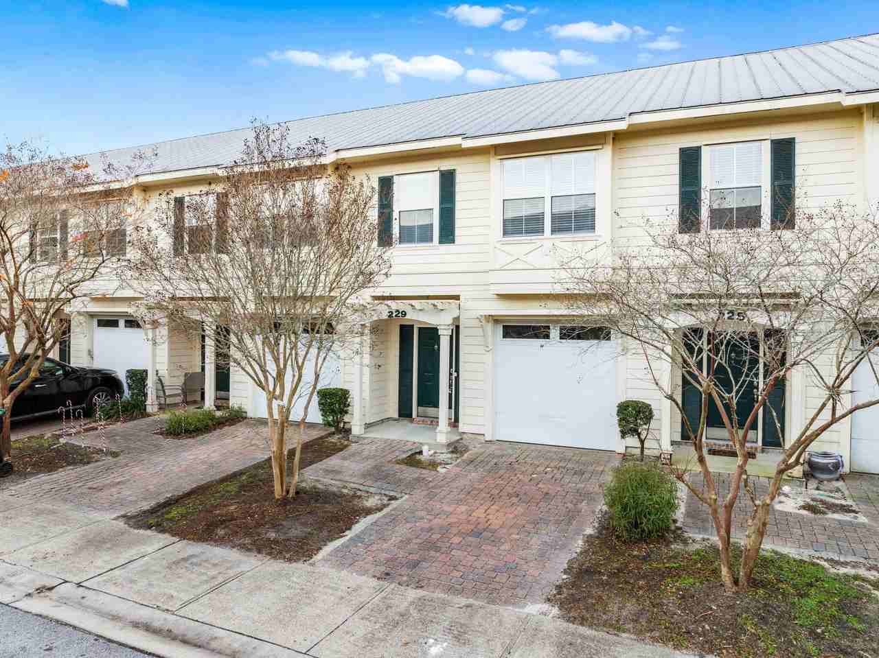 229 Mattie M Kelly Blvd - Photo 2 of 31