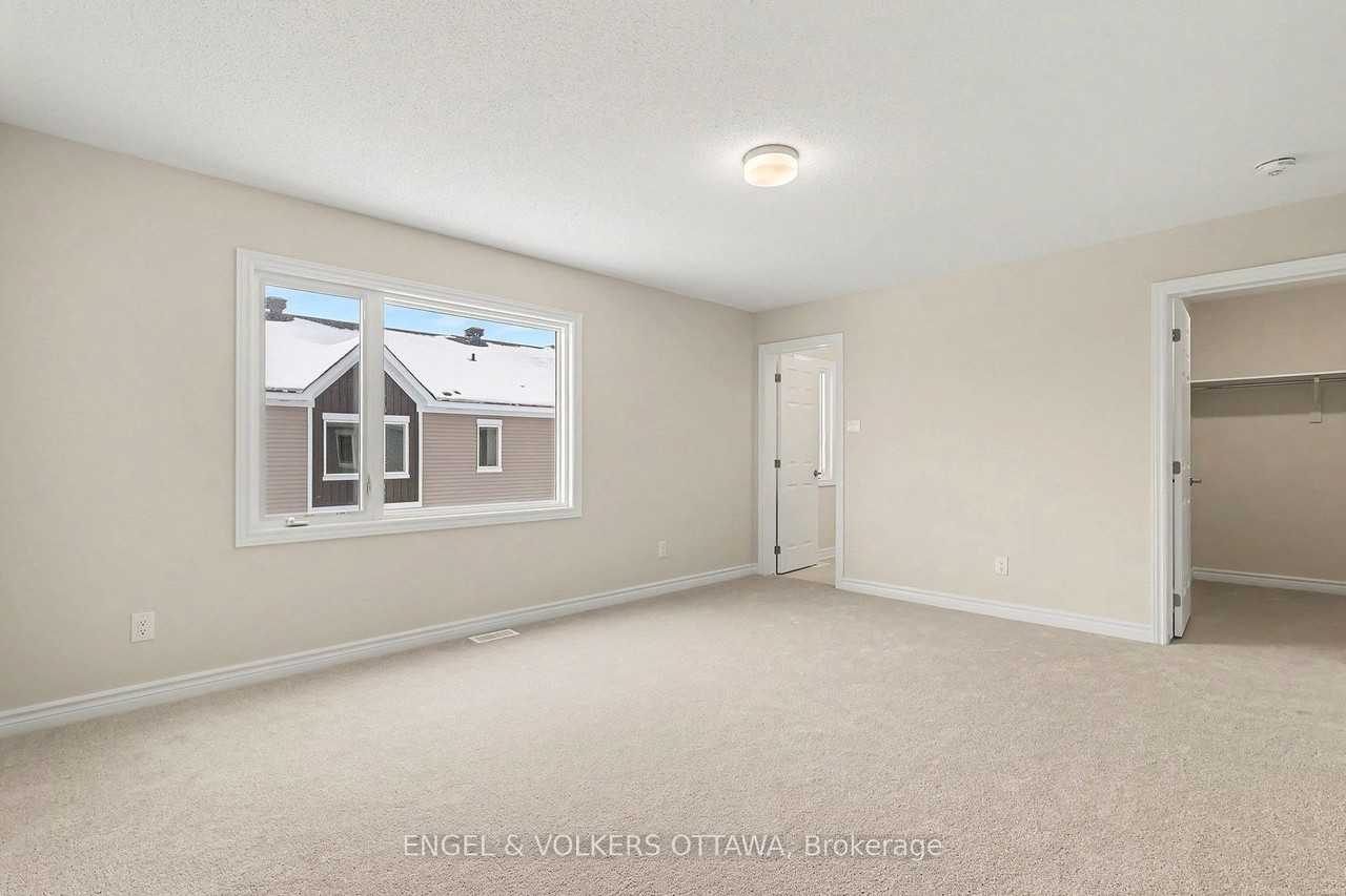 414 Broadcast Ave - Photo 4 of 12