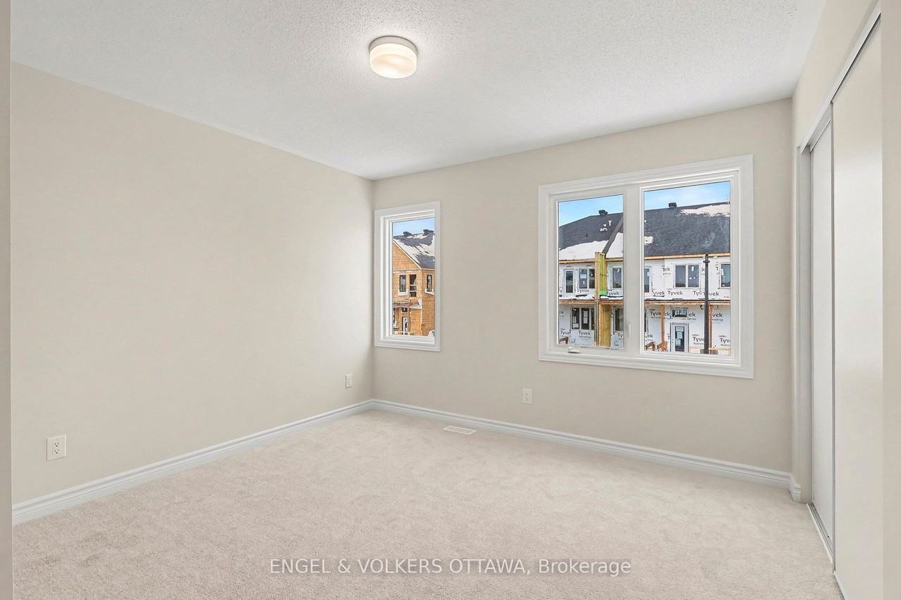 414 Broadcast Ave - Photo 6 of 12